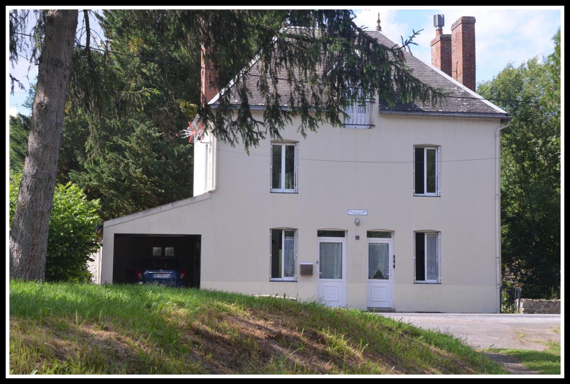 AU BORD DE L'EAU Studio 2 Chambon-sur-Voueize Exterior foto